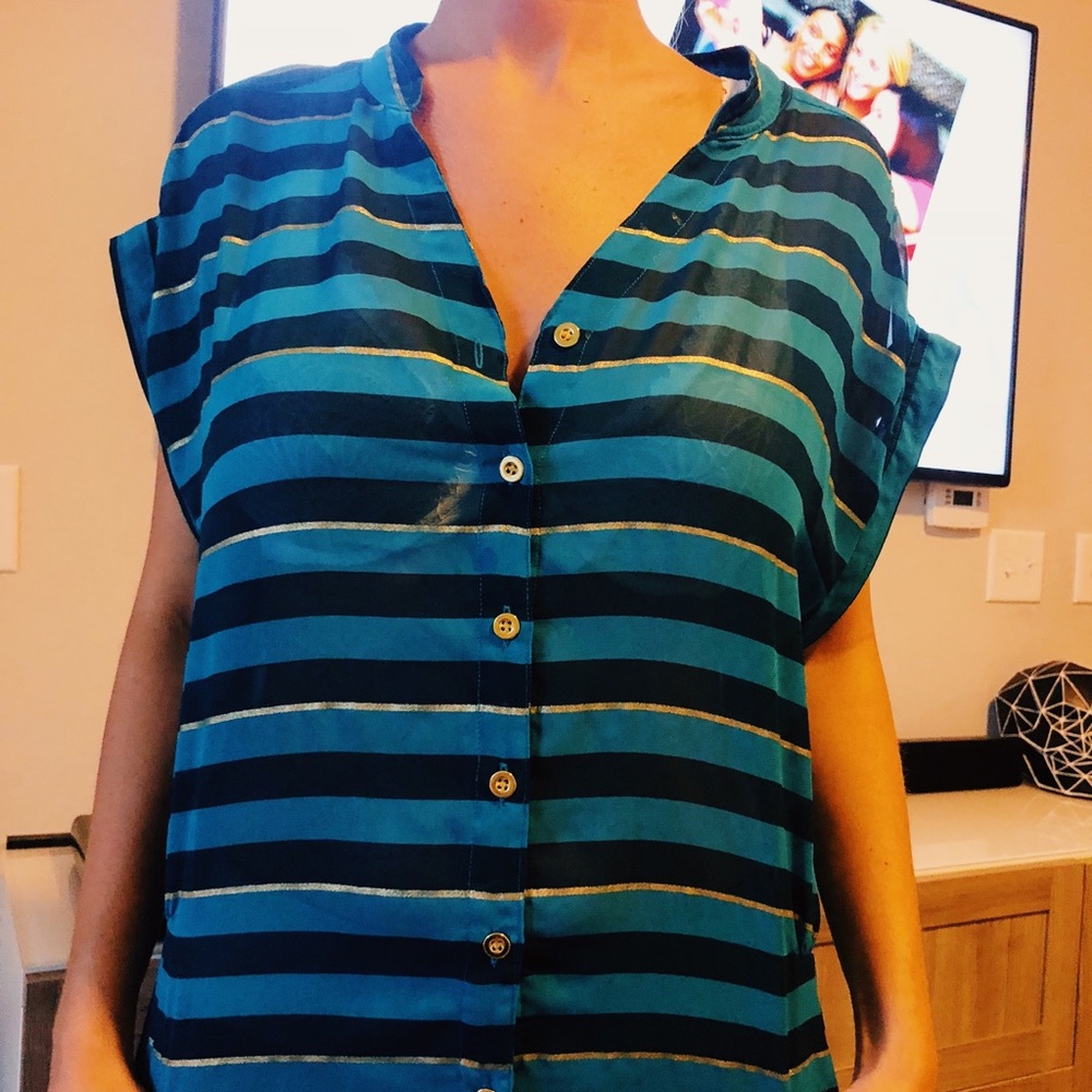 teal striped top